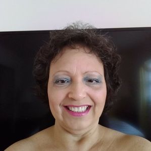 Meet your Posher, Iris